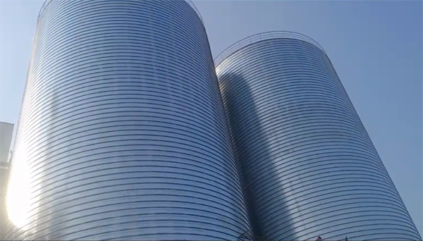 乡宁2座混凝土高架卷板仓